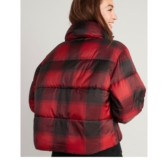 Old Navy Water Resistant Frost Free Short Puffer Jacket - Picture 2 of 9